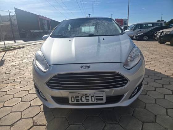 FORD FIESTA 1.5 SE HATCH 16V FLEX 4P MANUAL FORD FIESTA 1.5 SE HATCH 16V FLEX 4P MANUAL